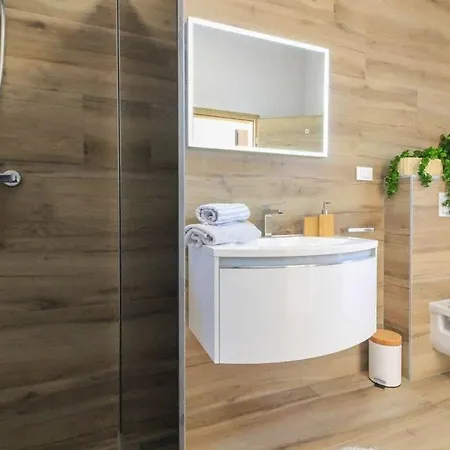 Pergosa With Sea View And Sauna 波梅尔